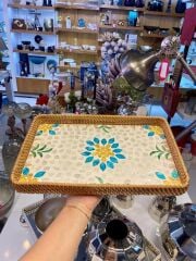 SARI MAVİ ÇİÇEK DESEN RATTAN TEPSİ 38X24CM