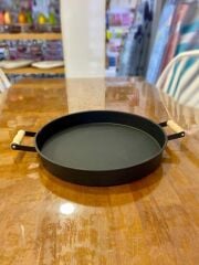 AHŞAP KULPLU SİYAH TEPSİ 36CM