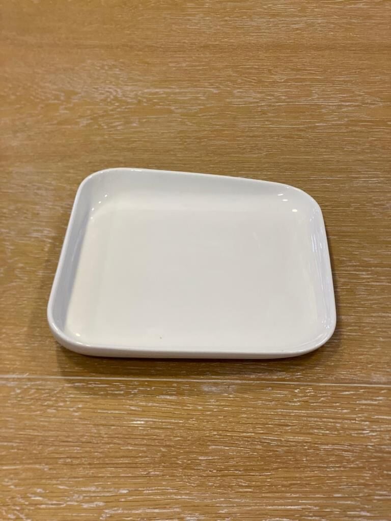 ACAR PORSELEN ASİMETRİK 18x18cm TABAK 1 ADET