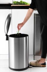 BOMBE KAPAKLI ÇÖP KOVASI 30 LİTRE KROM