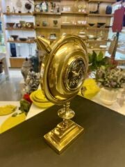 ALTIN ESKİTME OK FİGÜRLÜ MASA SAATİ 17X29CM