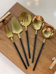 CARRE SİYAH ALTIN 5 PARÇA SOS SERVİS SETİ