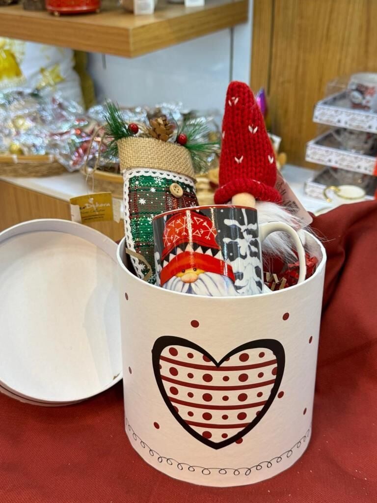 YILBAŞI HEDİYE PAKETİ KUTULU 4 PARÇA