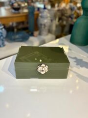 YEŞİL AHŞAP DEKORATİF KUTU 22X15X8CM