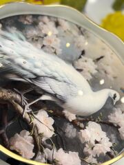 BEYAZ TAVUS KUŞU YUVARLAK TEPSİ 40X5CM