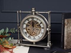 GÜMÜŞ ESKİTME ÇARKLI MASA SAATİ 28X35CM