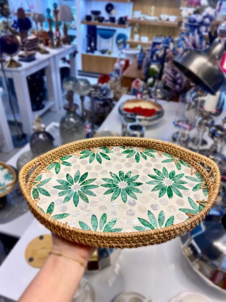 YEŞİL ÇİÇEK DESEN OVAL SEDEFLİ RATTAN TEPSİ 33X24CM