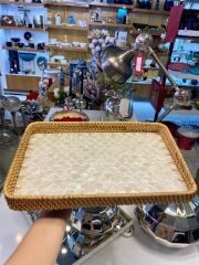 KREM SEDEFLİ RATTAN TEPSİ 38X24CM