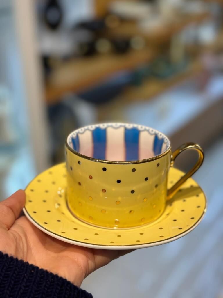 SARI PUANTİYELİ TEK KİŞİLİK ÇAY FİNCANI