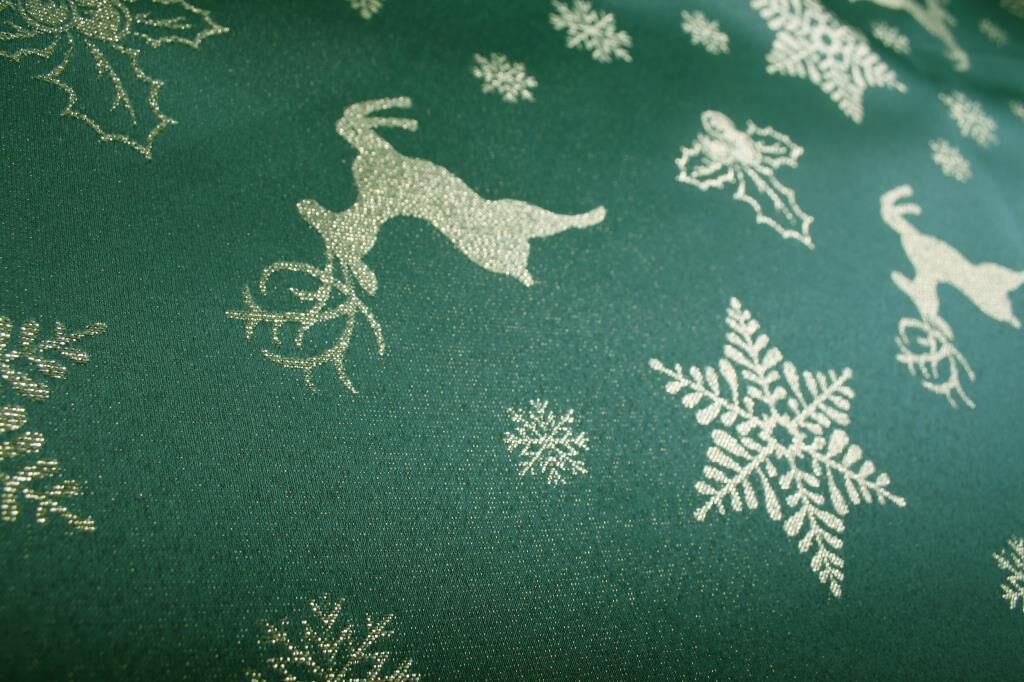 YEŞİL ALTIN GEYİK DESEN MASA ÖRTÜSÜ 225X150CM