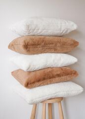 TEDDY PELUŞ YASTIK/KIRLENT BEYAZ 37X55CM