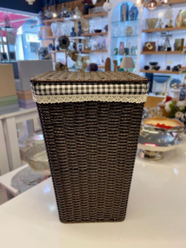 KAHVERENGİ SENTETİK HASIR KARE ÇAMAŞIR SEPETİ 25X33X52CM
