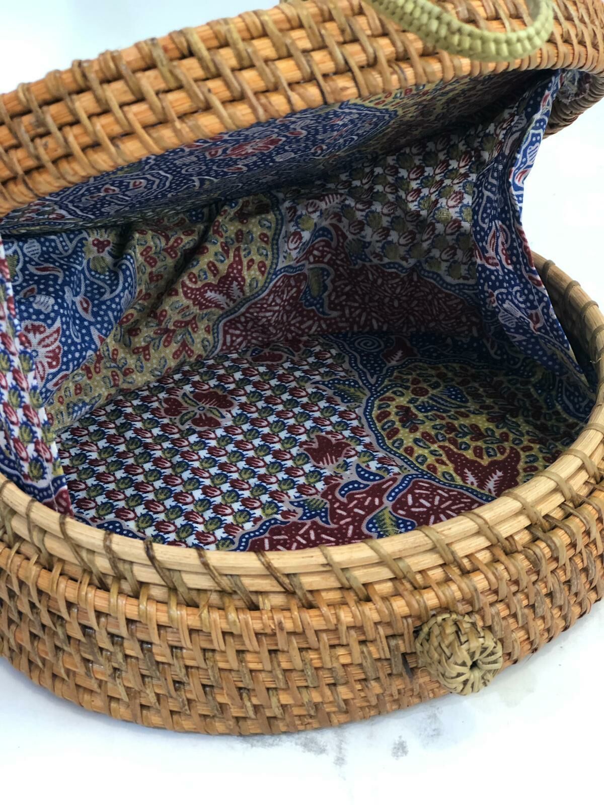 MAVİ ETNİK DESEN OVAL HASIR ÇANTA