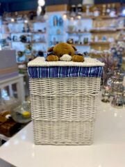 BEYAZ MAVİ PELUŞ DETAY HASIR ÇAMAŞIR/OYUNCAK SEPETİ 44X34X54CM