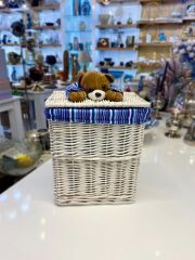 BEYAZ MAVİ PELUŞ DETAY HASIR ÇAMAŞIR/OYUNCAK SEPETİ 32X22X35CM