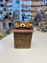 KAHVERENGİ PELUŞ DETAY HASIR DÜZENLEYİCİ SEPET 23X13X25CM