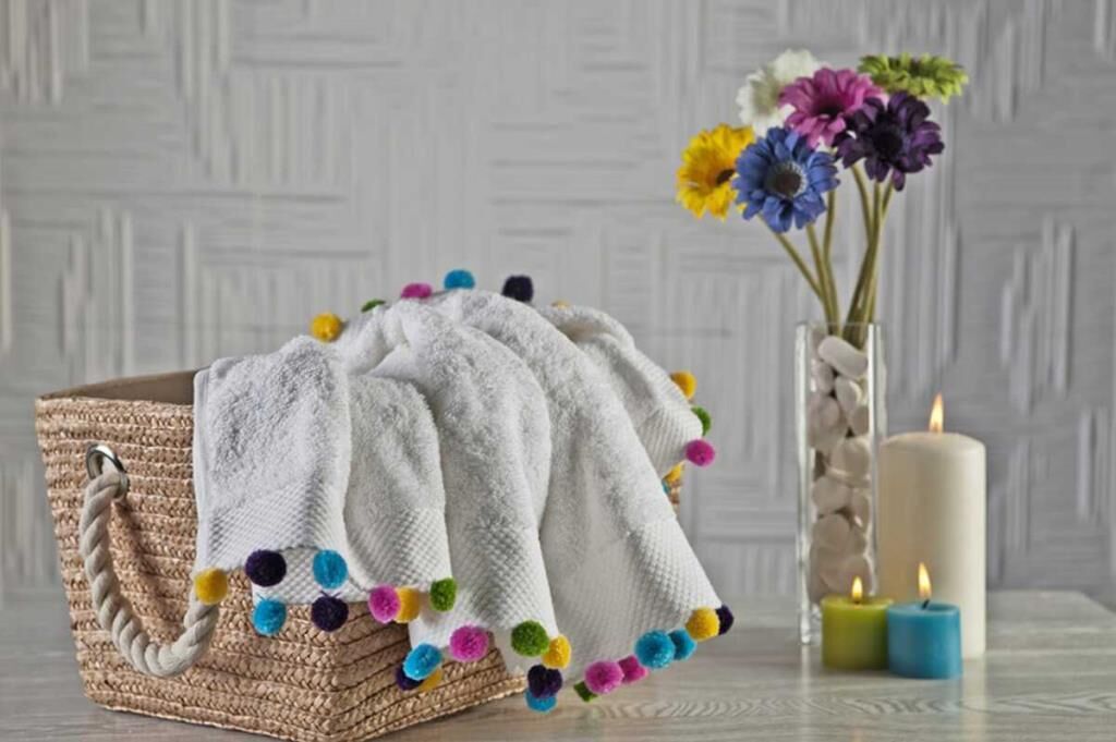 CHARLETTE PONPONLU HAVLU 50X80CM