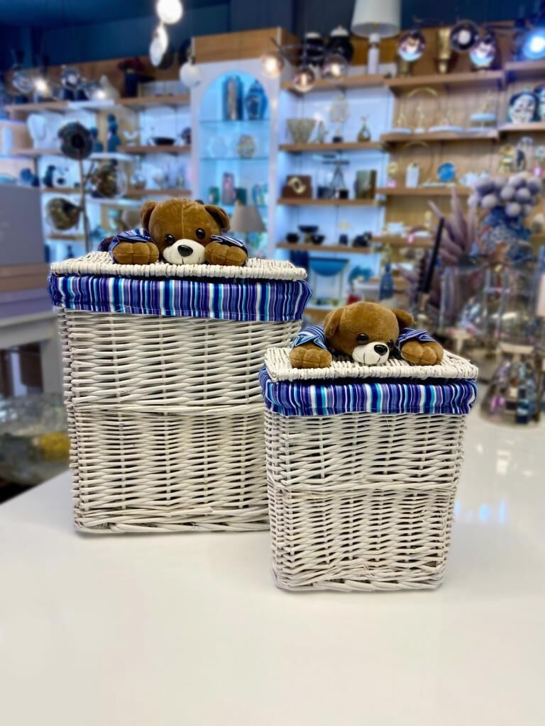 BEYAZ MAVİ PELUŞ DETAY 2'Lİ HASIR ÇAMAŞIR/OYUNCAK SEPETİ