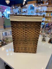 KAHVERENGİ SENTETİK HASIR ÇAMAŞIR SEPETİ 43X33X59CM