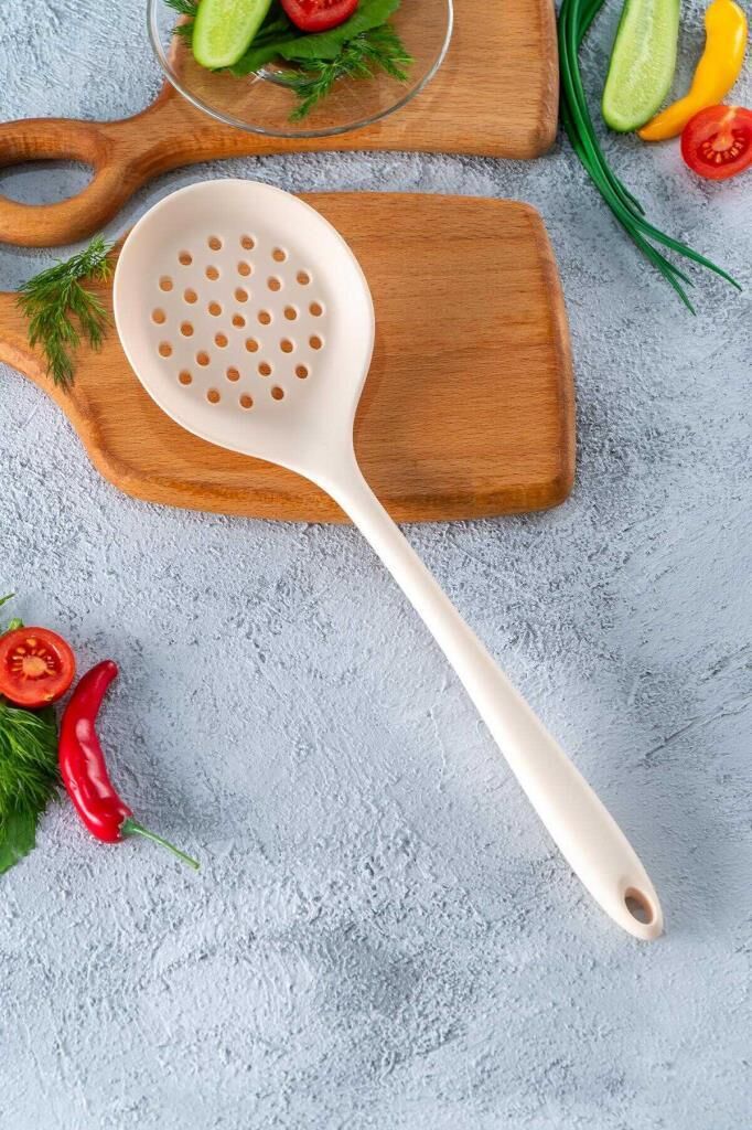 BEJ SİLİKON KEVGİR 33CM