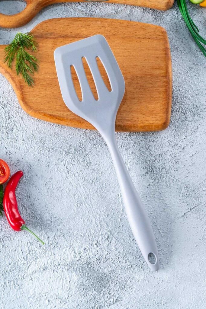 GRİ DELİKLİ SİLİKON SPATULA 20CM