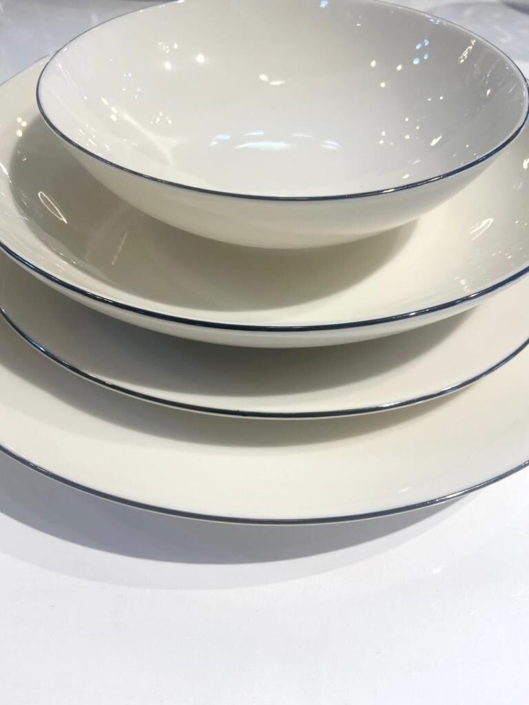 ELEGANT SİYAH 6 KİŞİLİK 24 PARÇA YEMEK TAKIMI