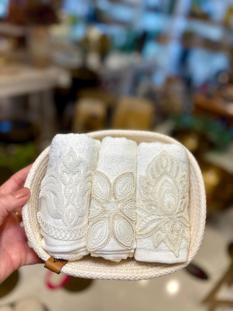 BEJ SEPETLİ 3'LÜ HAVLU SETİ 30X50CM