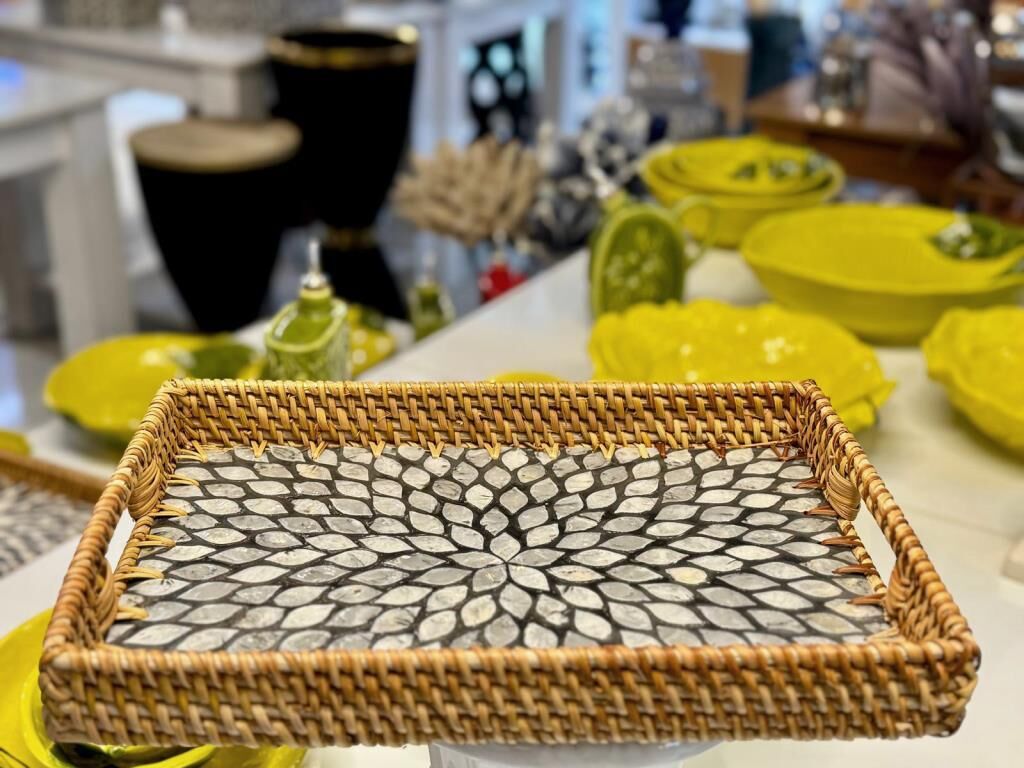 ANTRASİT ÇİÇEK RATTAN SEDEFLİ TEPSİ 26X36X5CM