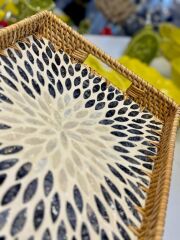 ANTRASİT KREM ÇİÇEK RATTAN SEDEFLİ TEPSİ 26X36X5CM