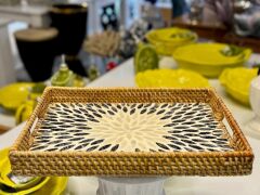 ANTRASİT KREM ÇİÇEK RATTAN SEDEFLİ TEPSİ 26X36X5CM