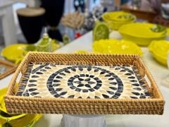 SİYAH BEYAZ GEOMETRİK RATTAN SEDEFLİ TEPSİ 23X32X3CM