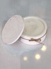 BEYAZ MERMER DESEN KAPAKLI SİLİNDİR MUM 12X5CM