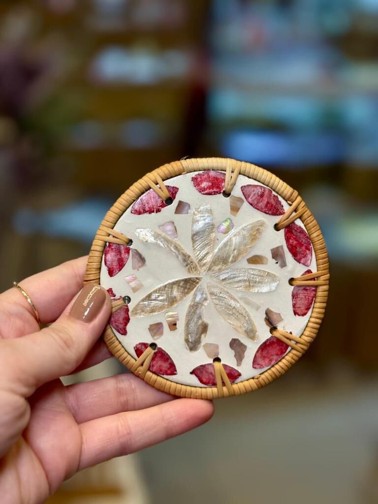 KREM KIRMIZI SEDEFLİ TEKLİ BARDAK ALTLIĞI 10CM