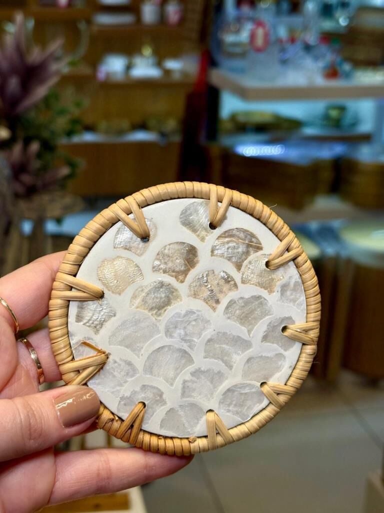 KREM SEDEFLİ TEKLİ BARDAK ALTLIĞI 10CM DESEN2