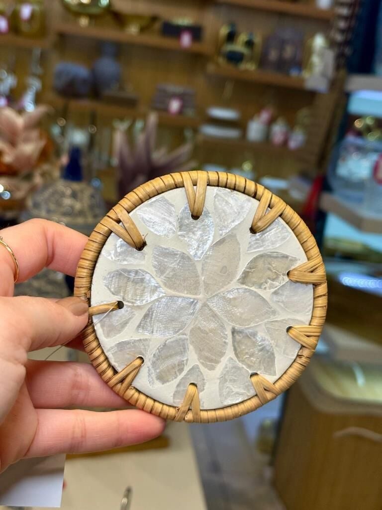 KREM SEDEFLİ 6'LI BARDAK ALTLIĞI 10CM DESEN1