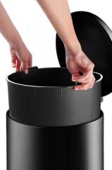 BOMBE KAPAKLI ÇÖP KOVASI 40LT MAT SİYAH