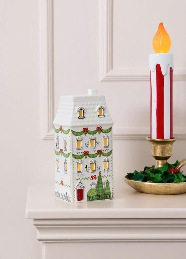 DEKORATİF LED IŞIKLI YILBAŞI EVİ 11X9X22CM