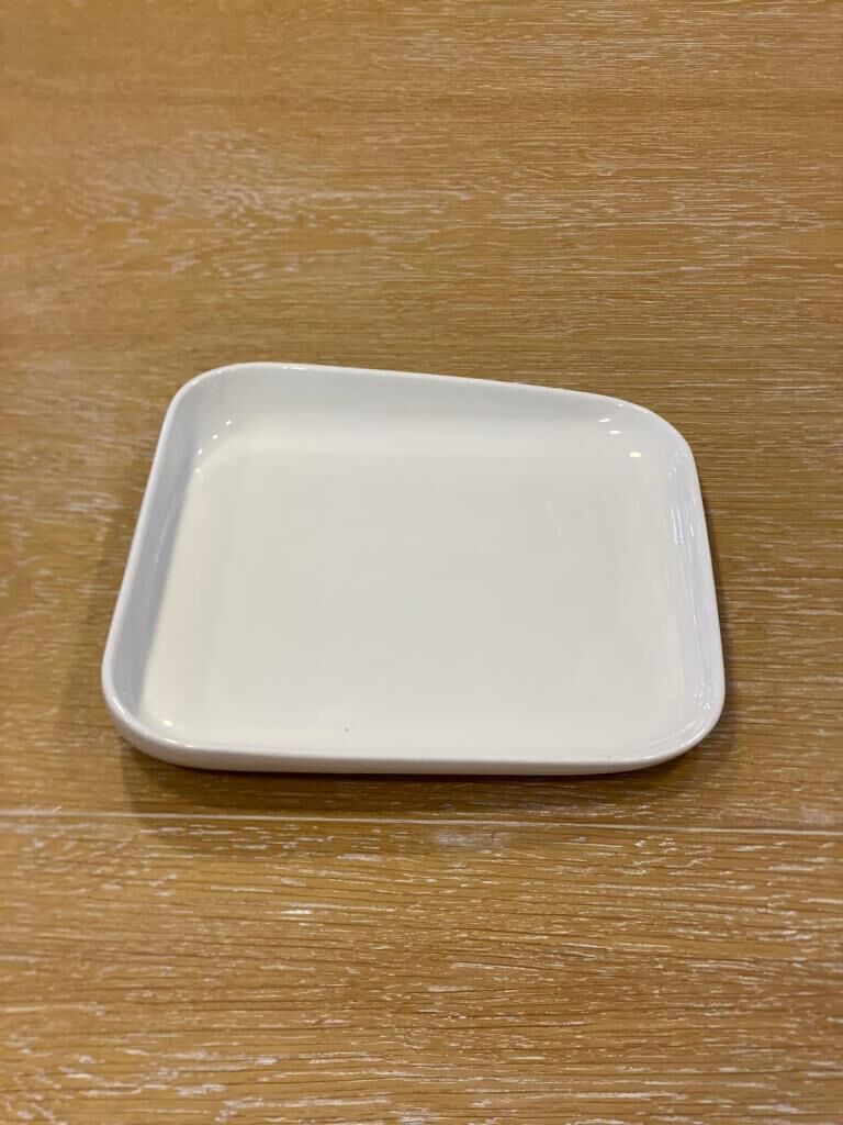 ACAR PORSELEN ASİMETRİK 18x18cm TABAK 1 ADET