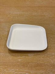 ACAR PORSELEN ASİMETRİK 18x18cm TABAK 1 ADET