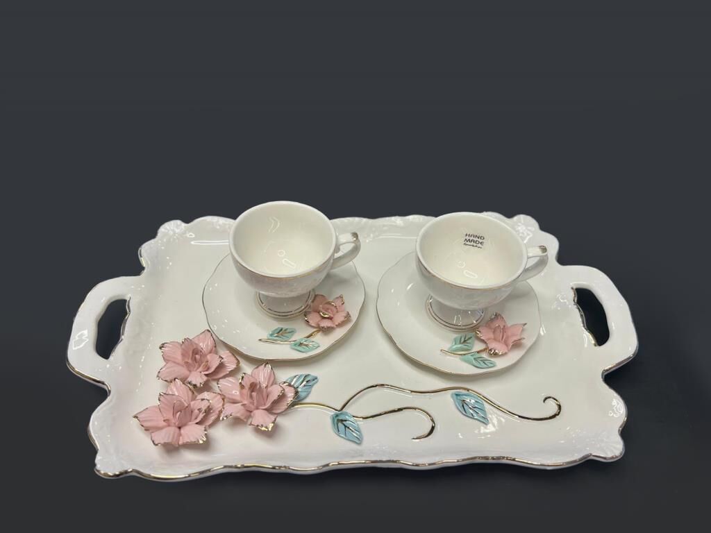 AVERY TEPSİLİ 2 KİŞİLİK TÜRK KAHVESİ FİNCAN TAKIMI