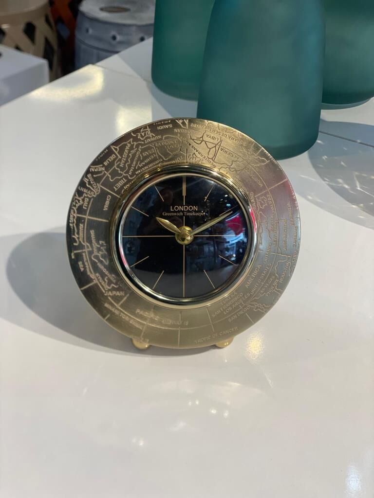 MATTE GOLD DÜNYA HARİTALI MASA SAATİ 20X18CM