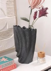 LICIA SİYAH SERAMİK VAZO 24X15X38CM