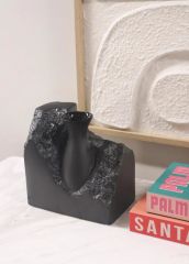 LICIA SİYAH SERAMİK VAZO 20X12X20CM