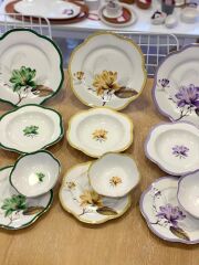 RENKLİ ÇİÇEK DESEN 6 KİŞİLİK 24 PARÇA YEMEK TAKIMI