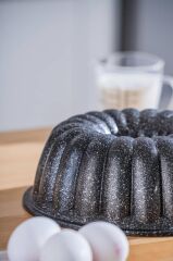 LINE DİLİMLİ KEK KALIBI SİYAH 26CM