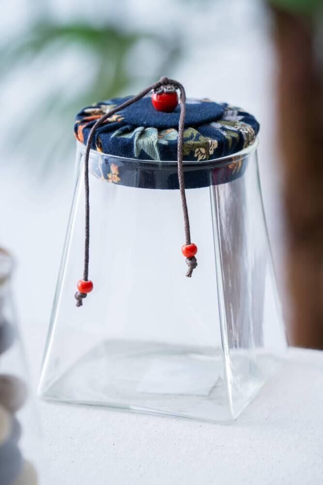 LACİVERT KAPAKLI CAM KAVANOZ 550ML