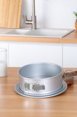 MATE ALÜMİNYUM YUVARLAK KELEPÇELİ KEK KALIBI 31CM