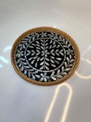 SİYAH SEDEFLİ YUVARLAK TEPSİ 30CM