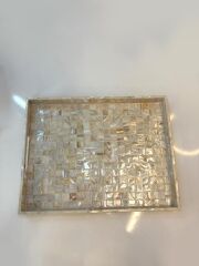 KREM SEDEFLİ DİKDÖRTGEN TEPSİ 43X33CM