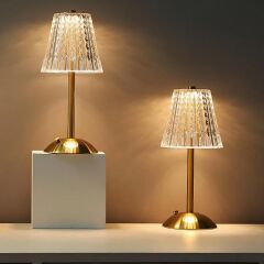 ŞEFFAF TIRTIK  DESEN ŞARJLI LED MASA LAMBASI